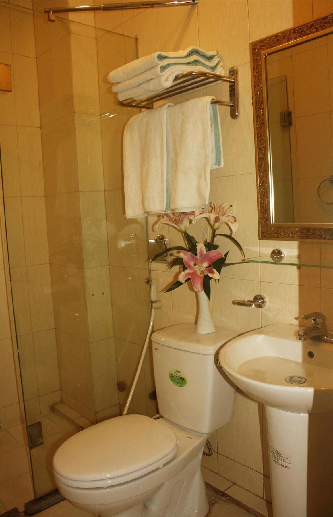 Real Vietnam Hotel Hanoï Extérieur photo